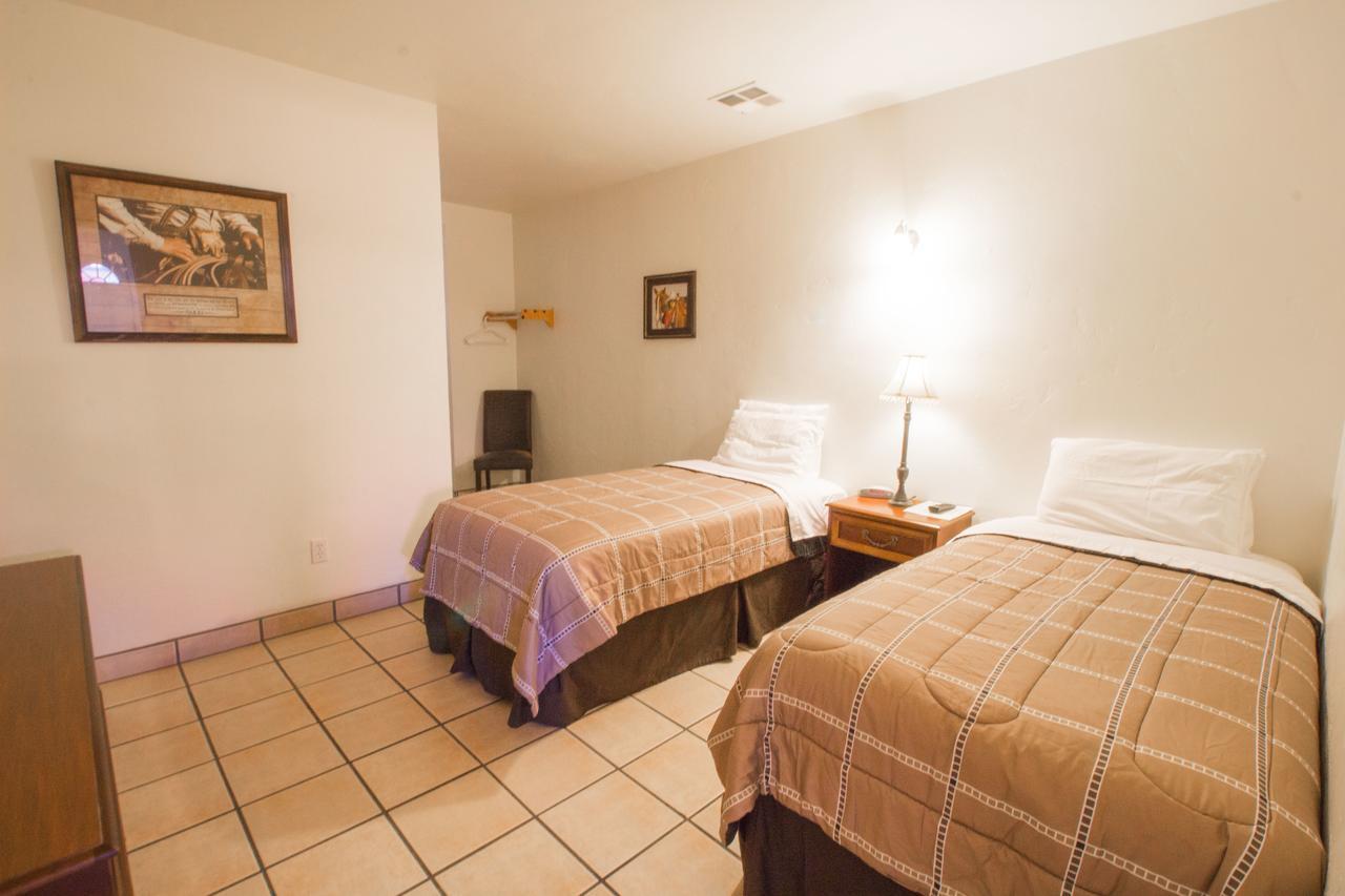 Stagecoach Suites Wickenburg Exterior photo